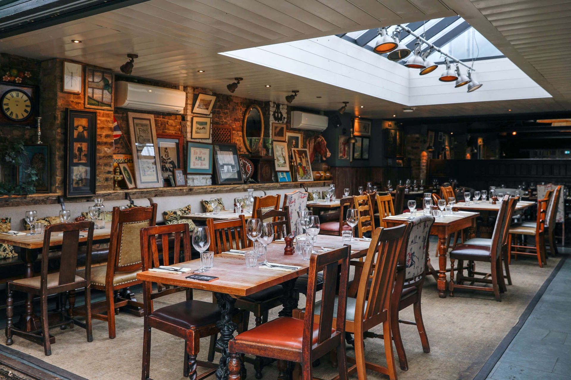 Home - White Bear Kennington